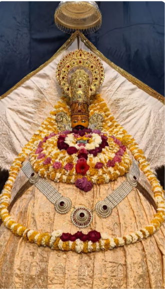 Pratah Darshan - Morning View of Baba Khatu Shyam in Betul Mandir